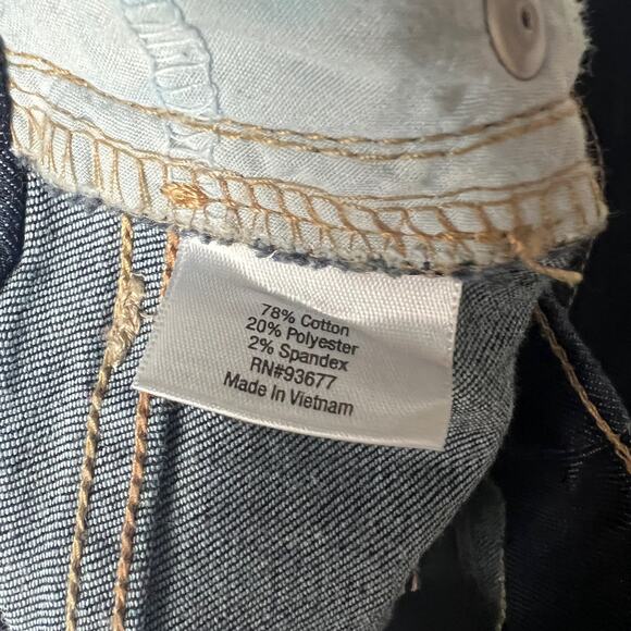 St John's Bay Women's Dark Wash Bermuda Style Shorts Sz 8 - Picture 7 of 9